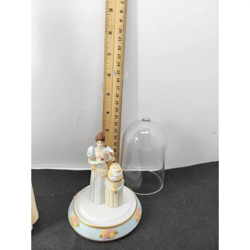 Avon Mrs Albee 2007 40th Anniversary Figurine & Miniature w/Dome Set